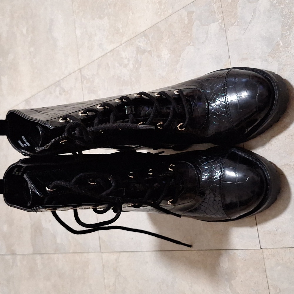 New INC Boot